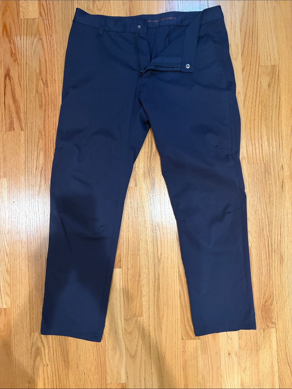 Rhône Men's Navy Commuter pants– classic fit 34/30